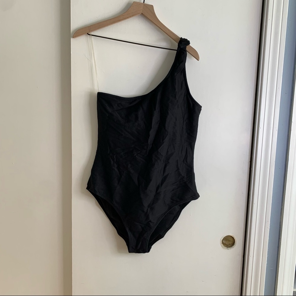 Old Navy one shoulder one piece swim suit